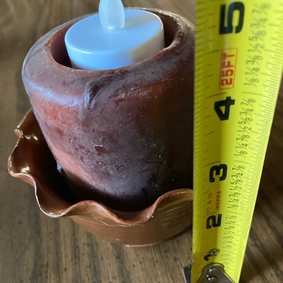 Handmade ruffled edge pottery bowl with wax insert and candle - Picture 6 of 6
